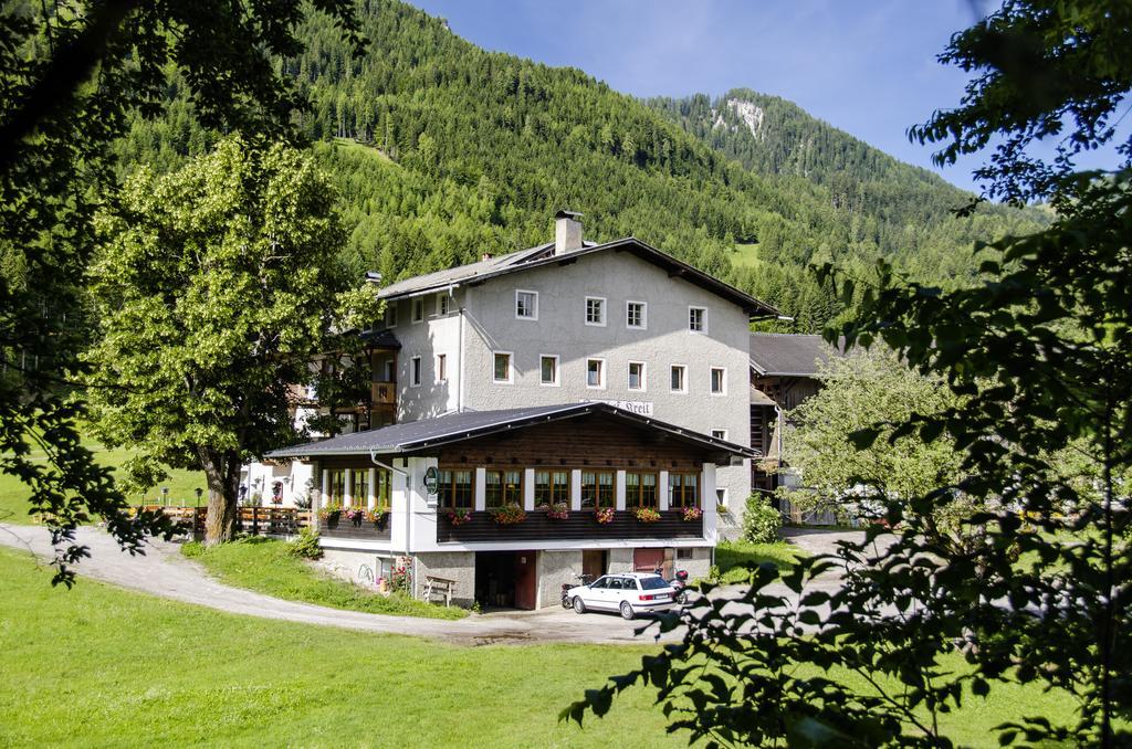 Landgasthof Kreithof Hotel Tristach Exterior photo